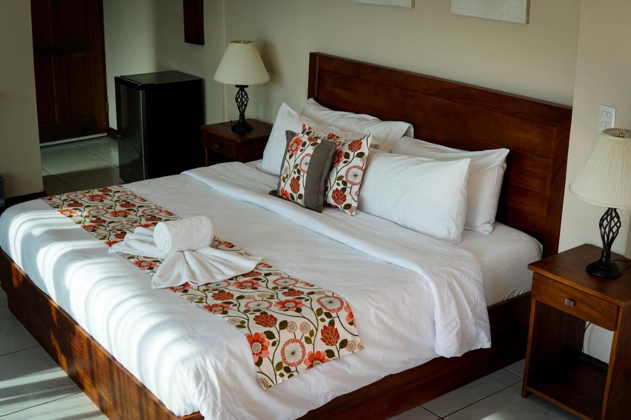 Puerta Del Cielo Quepos Hotel Ngoại thất bức ảnh