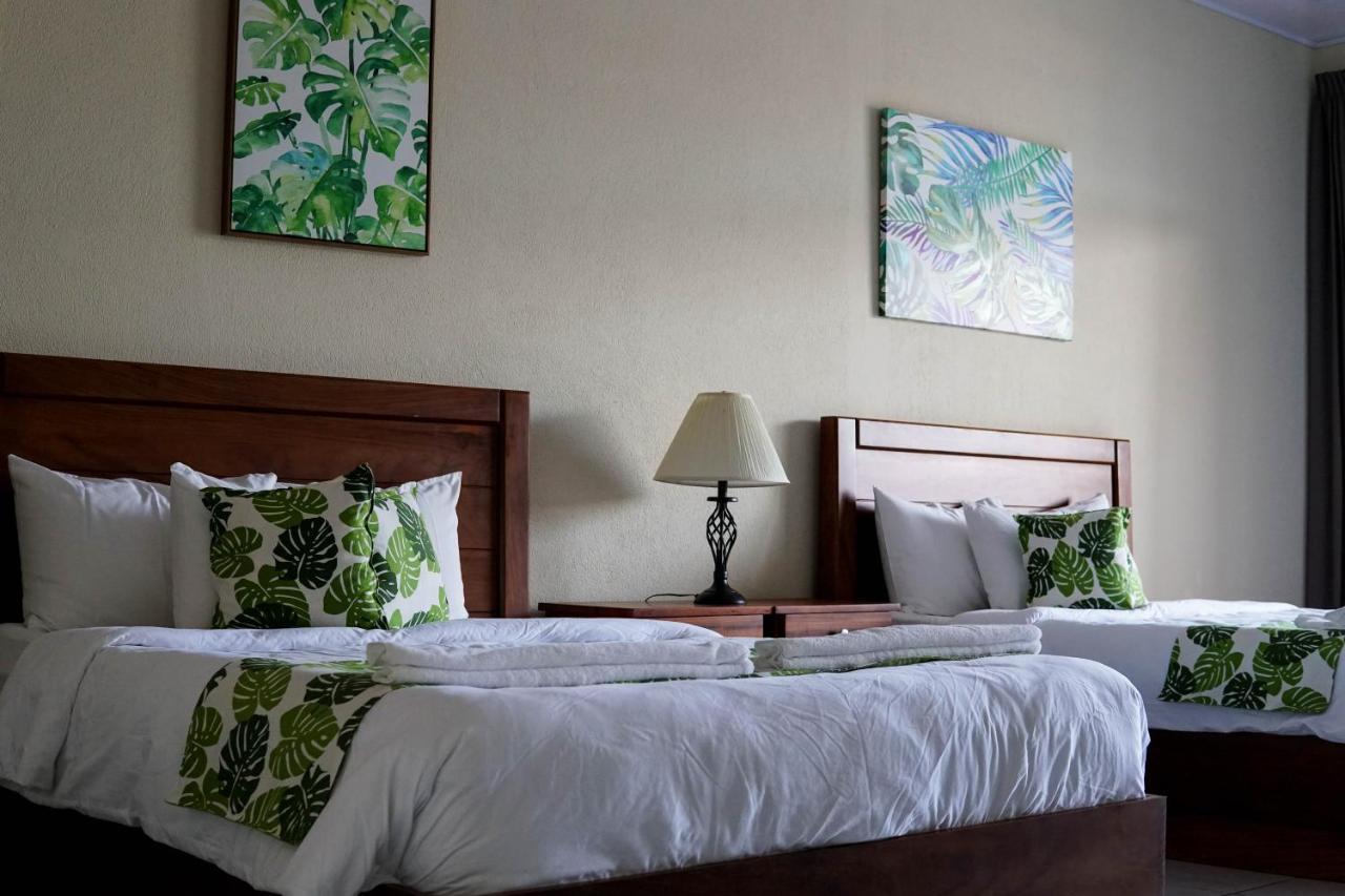 Puerta Del Cielo Quepos Hotel Ngoại thất bức ảnh