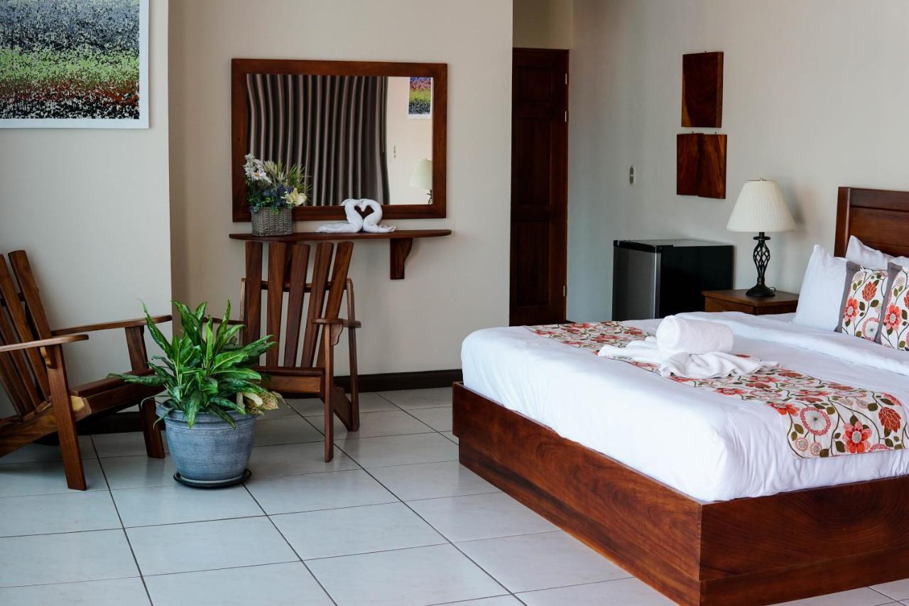 Puerta Del Cielo Quepos Hotel Ngoại thất bức ảnh