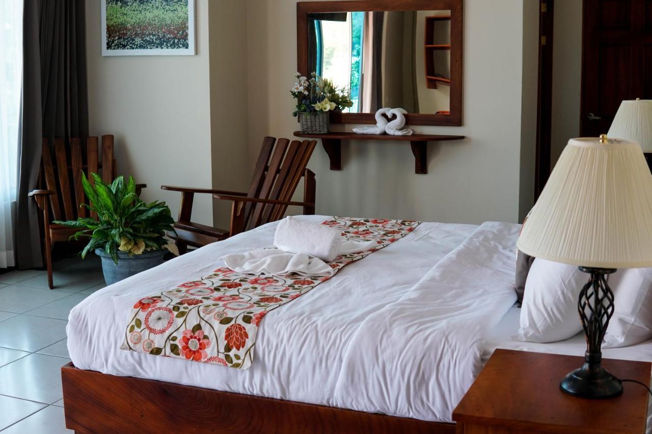 Puerta Del Cielo Quepos Hotel Ngoại thất bức ảnh