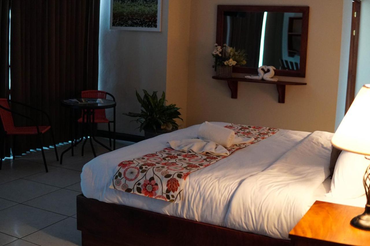 Puerta Del Cielo Quepos Hotel Ngoại thất bức ảnh