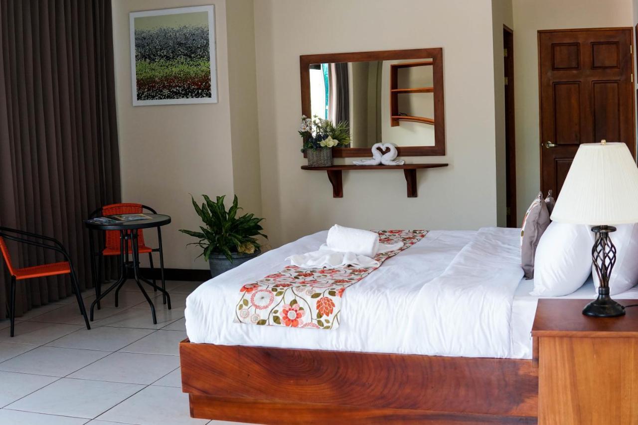 Puerta Del Cielo Quepos Hotel Ngoại thất bức ảnh